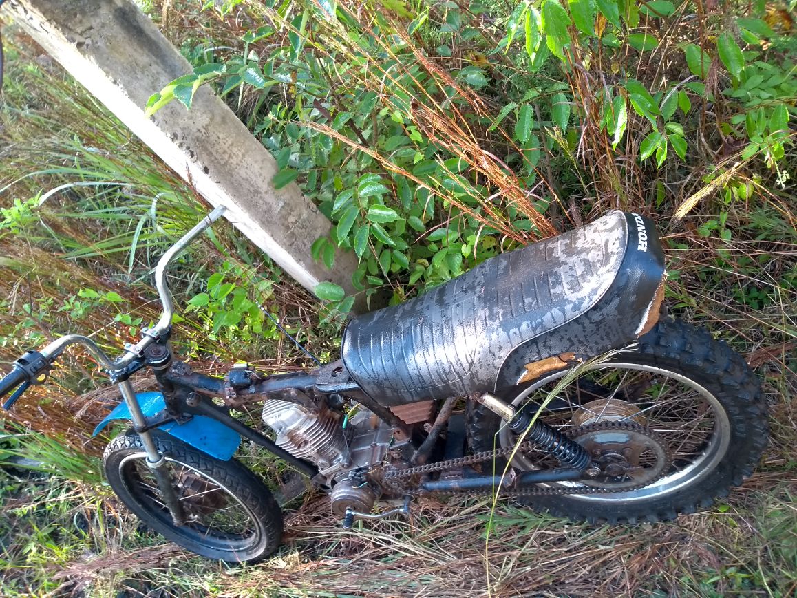 Ir para  <p>A Pol&iacute;cia Civil e a Brigada Militar de Viadutos localizaram, nesta sexta-feira, uma motocicleta abandonada na Linha Nova Uni&atilde;o, interior de Viadutos. A a&ccedil;&atilde;o foi realizada a partir de uma...